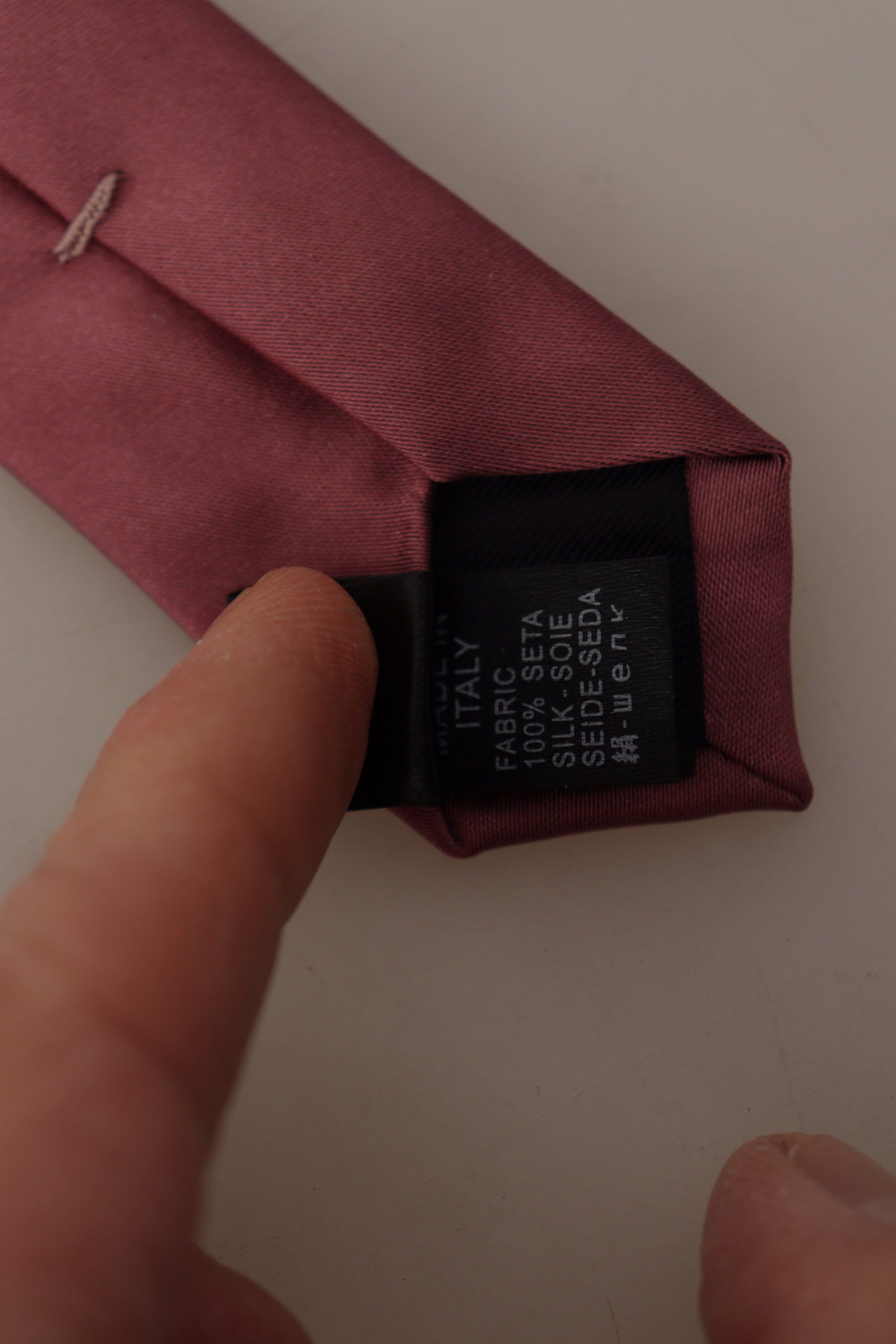 Dolce & Gabbana Elegant Pink Silk Bow Tie - ACCEXO