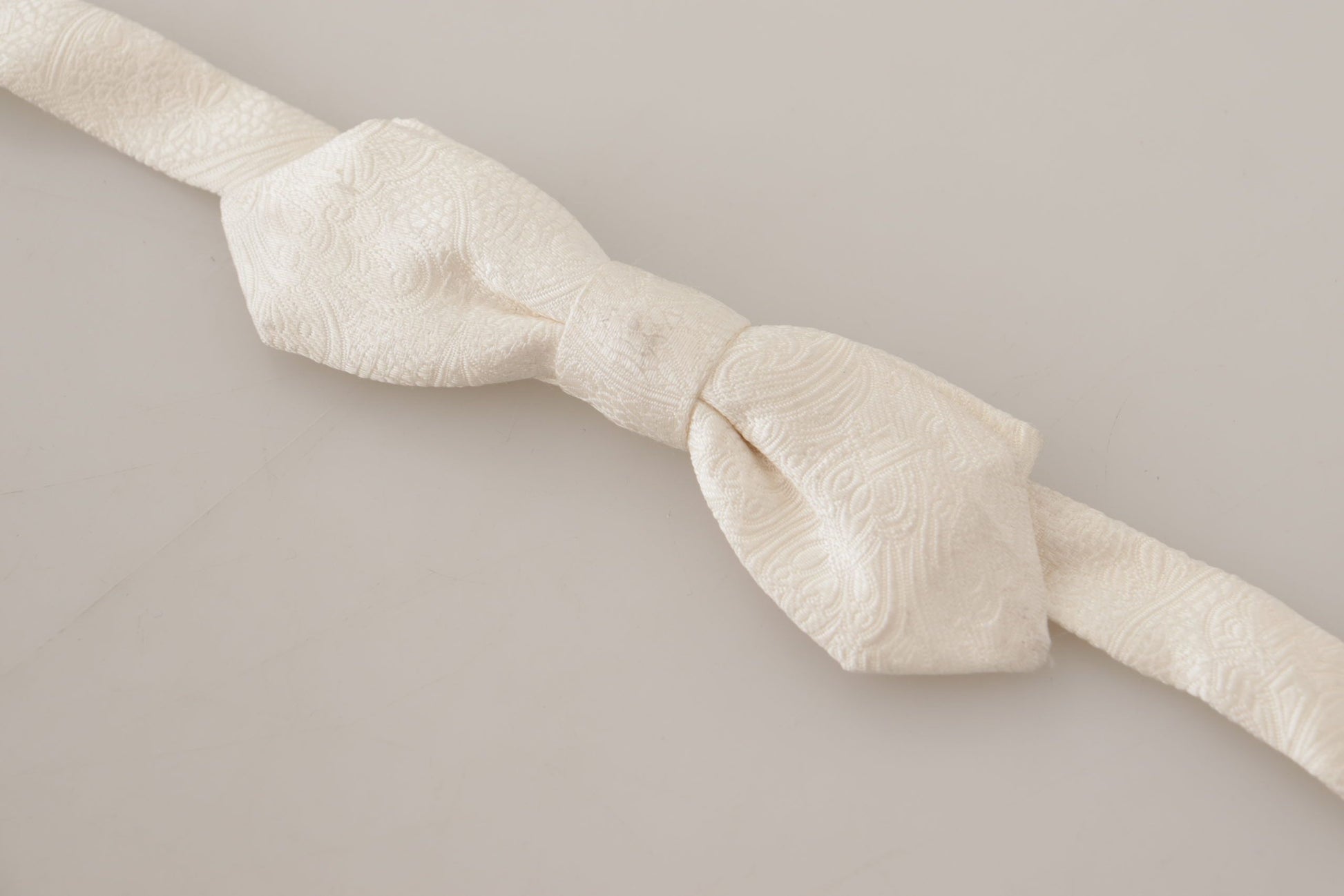 Dolce & Gabbana Elegant White Silk Bow Tie - ACCEXO