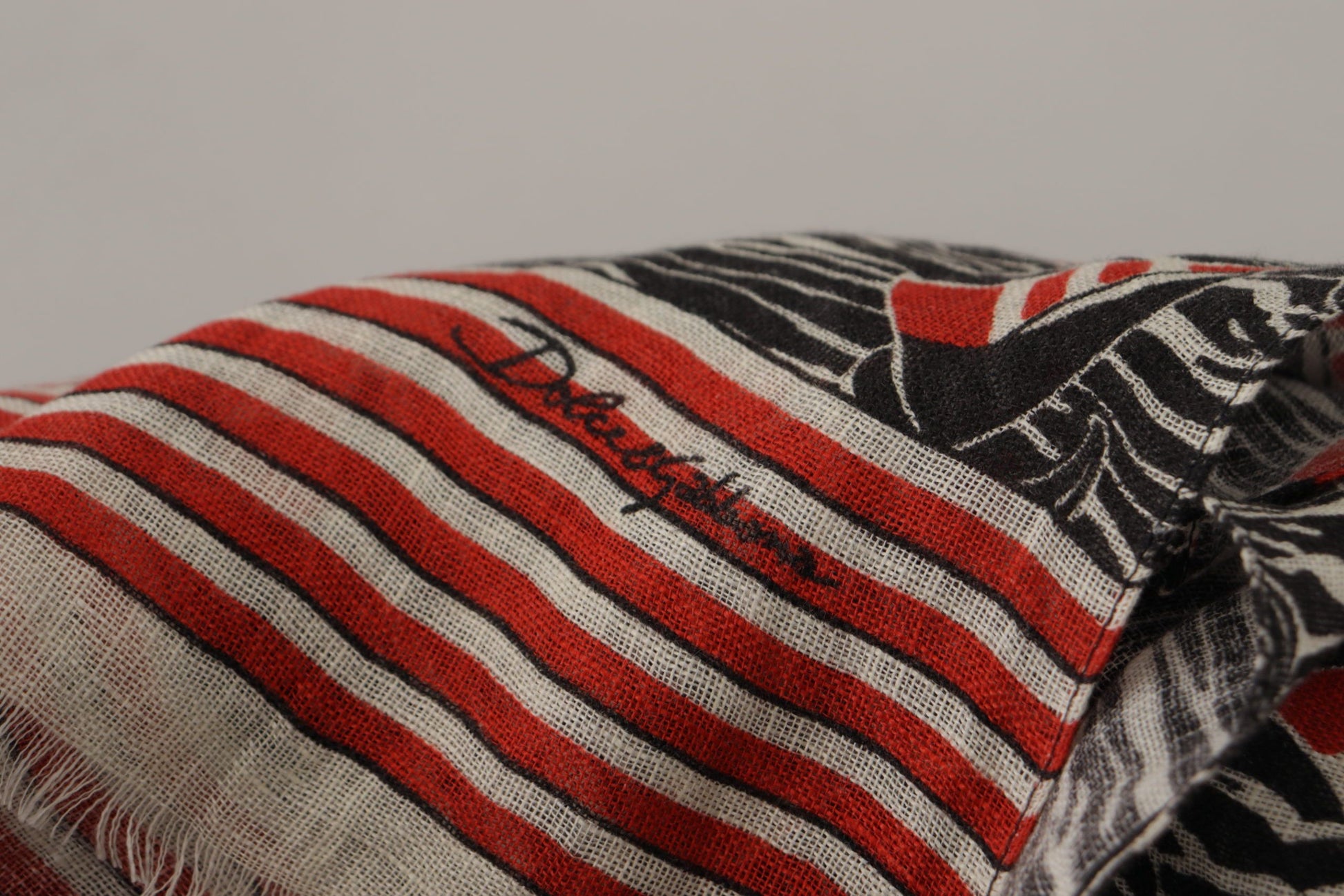 Dolce & Gabbana Elegant Striped Linen Men's Scarf - ACCEXO