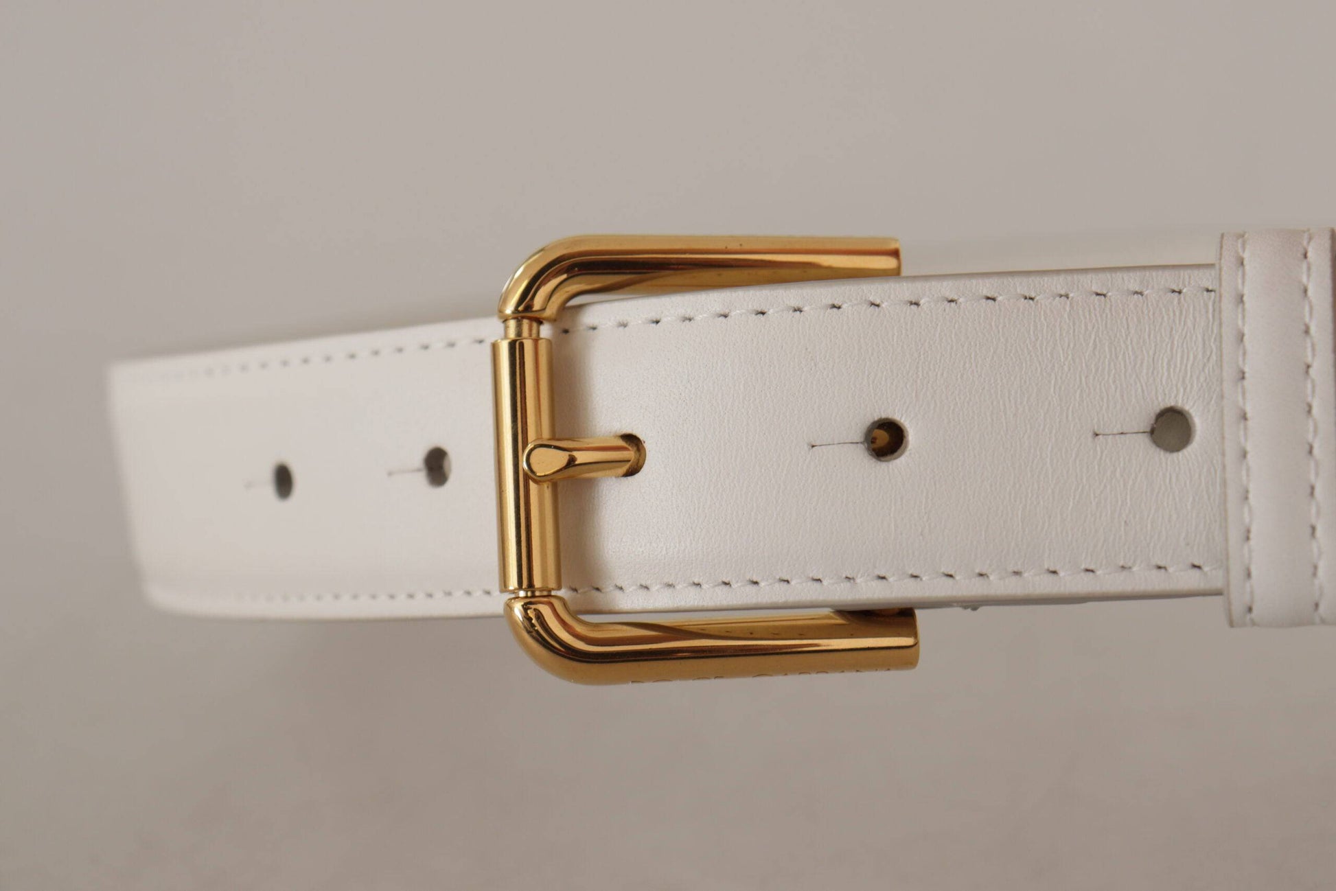 Dolce & Gabbana Chic White Leather Belt with Gold Engraved Buckle - ACCEXO