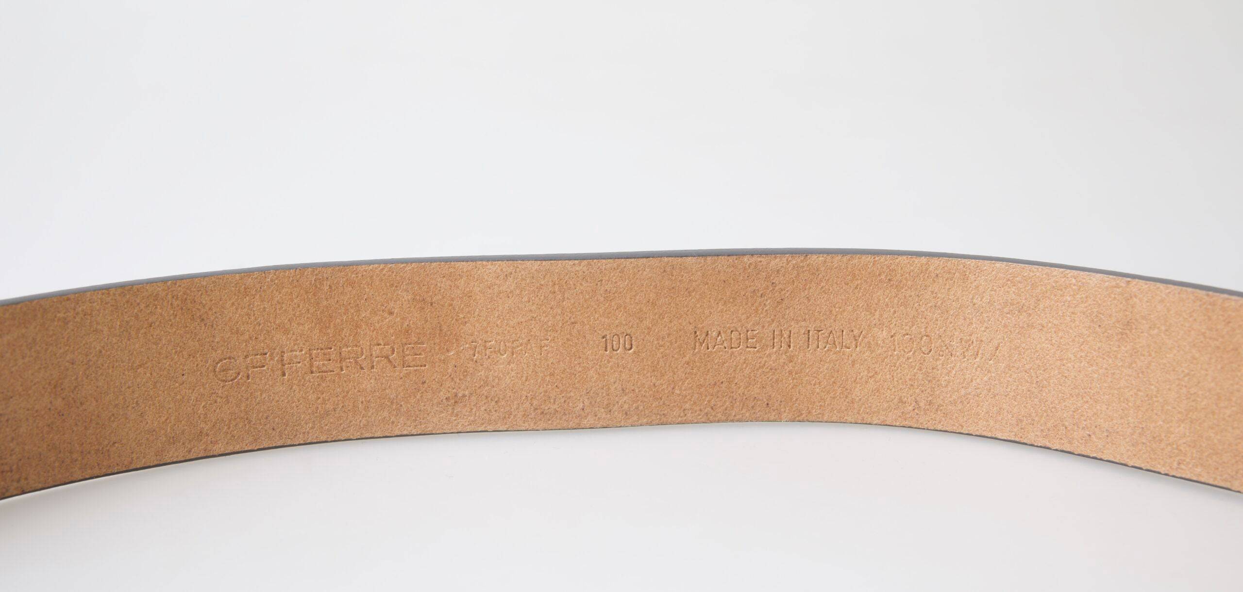 GF Ferre Elegant Leather Fashion Belt with Engraved Buckle - ACCEXO