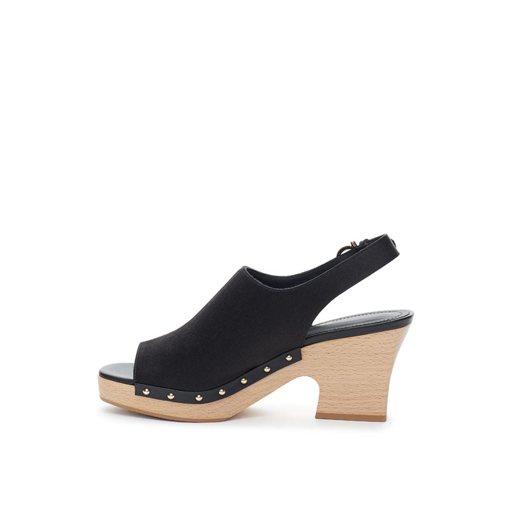 Salvatore Ferragamo Elegant Leather Black Sandals