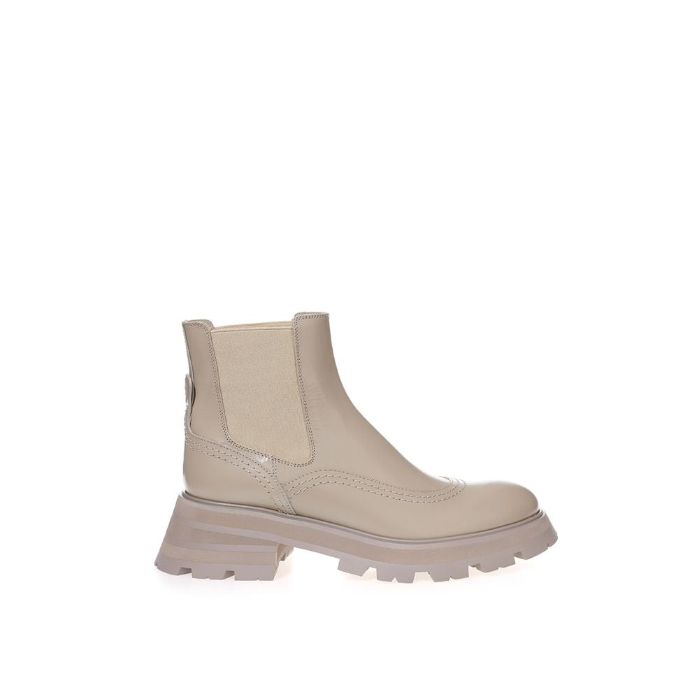 Alexander McQueen Chic Gray Leather Boots for Elegant Steps - ACCEXO