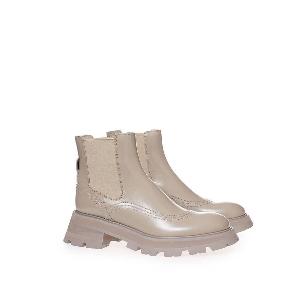 Alexander McQueen Chic Gray Leather Boots for Elegant Steps - ACCEXO