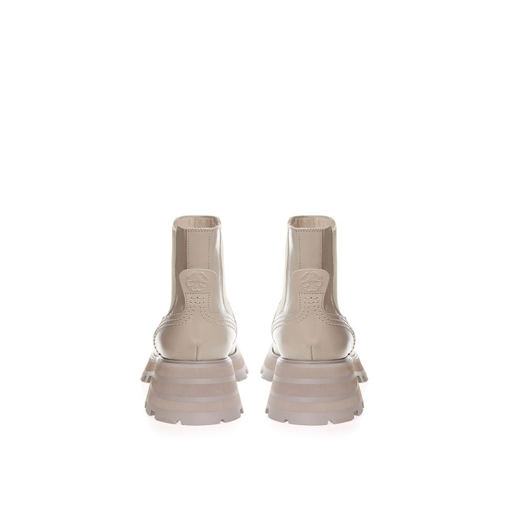 Alexander McQueen Chic Gray Leather Boots for Elegant Steps - ACCEXO