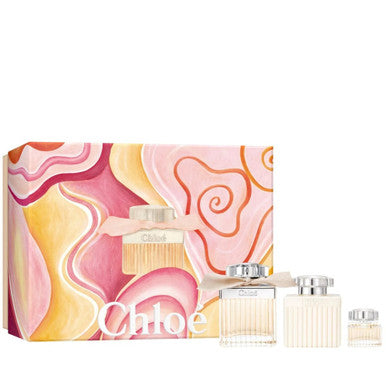 Chloe Signature 3 Pcs Set For Women: 2.5 Edp Sp + 3.4 Body Lotion + 5 Ml Eau De Parfum Mini - ACCEXO
