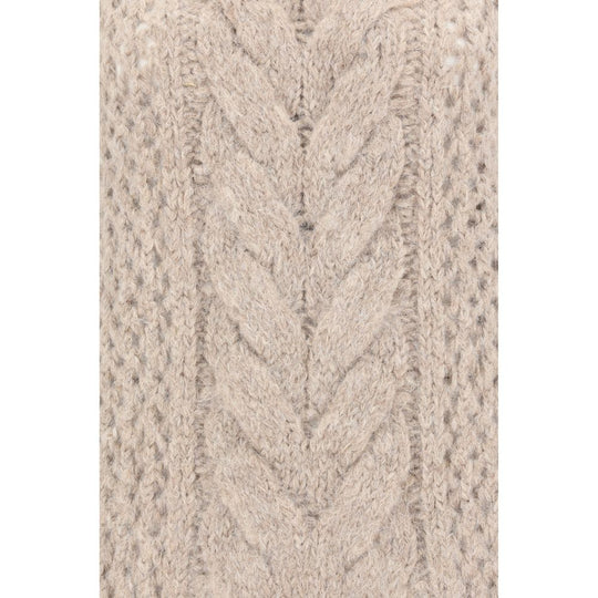 Knitted cable pattern on a luxurious Brunello Cucinelli sweater for stylish comfort