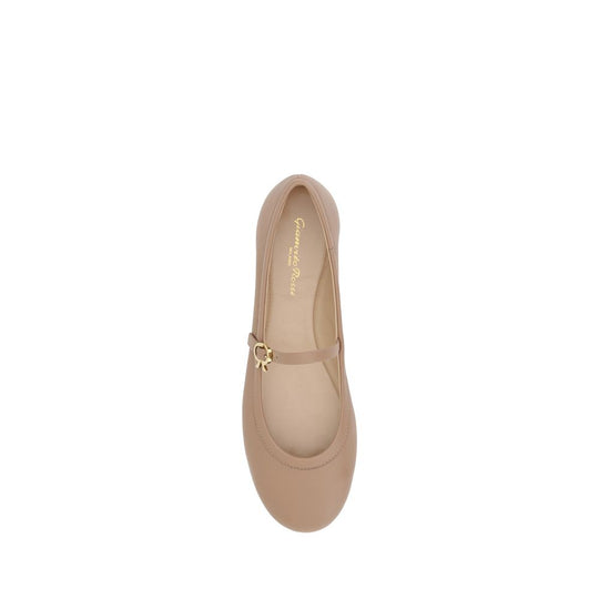 Beige leather ballet flat Gianvito Rossi Carla Ballerinas for elegant styling